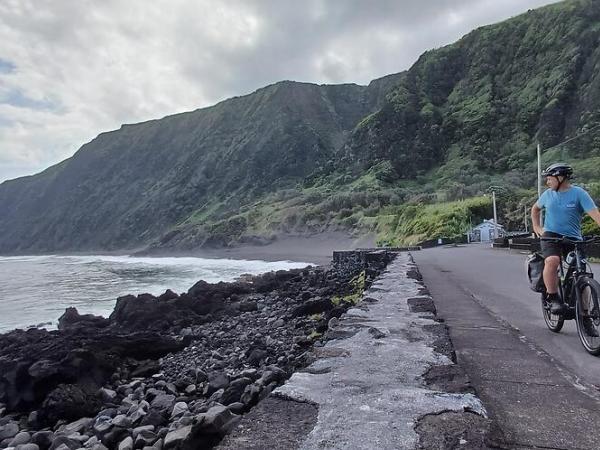 Radfahrer auf Faial