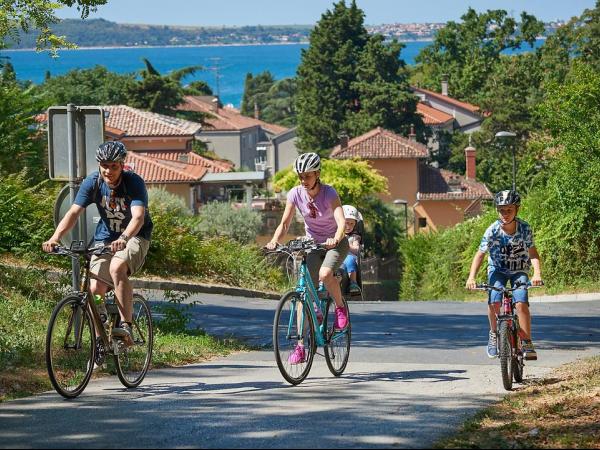 Radfahrer auf der Parenzana bei Portoroz