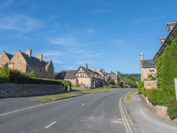 Srasse im Dorf Broadway in den Cotswolds