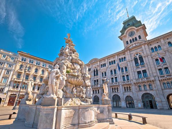 Triest - Rathausplatz - Piazza Unita d Italia, Italien