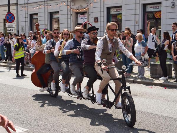 Tandemfahrer Musikgruppe in Warschau