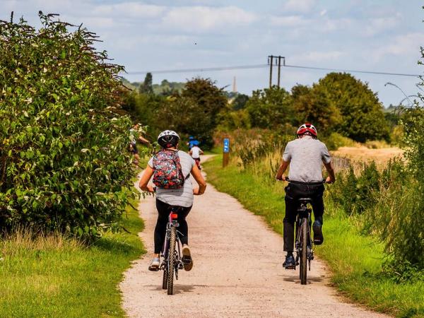 Radfahrer auf dem Greenway by Strattford upon Avon