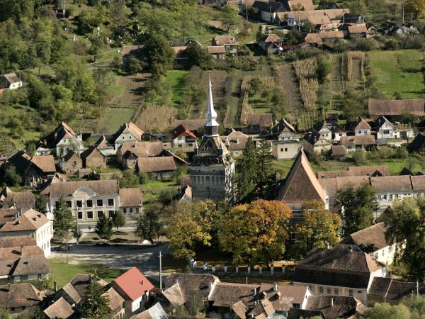 Blick von Oben auf eine Kirchenburg