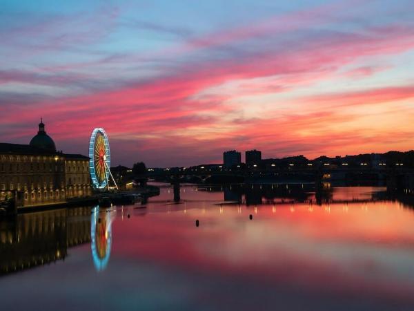 Rosa Himmel ber Toulouse