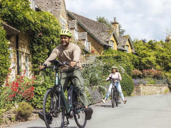 Radfahrer unterwegs in den Cotswolds