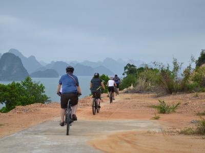 Radeln in der Ha Long Bucht