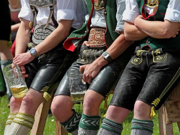 Mnner in Tracht