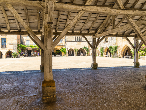 Monpazier Mittelalterlicher Marktplatz