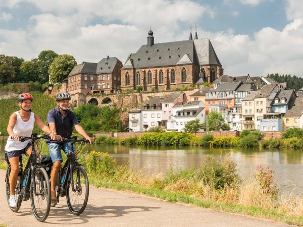 Radfahrer auf dem Saar Radweg