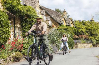 Radfahrer unterwegs in den Cotswolds